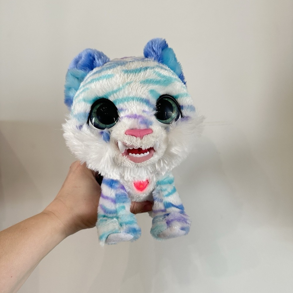 FurReal North The Sabertooth Kitty Interactive Plush Pet Toy 35+ Sound & Motion